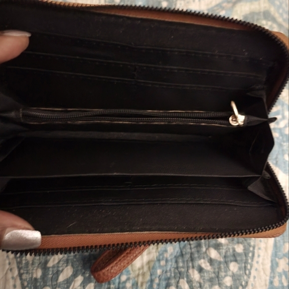 XOXO wallet - Picture 2 of 2